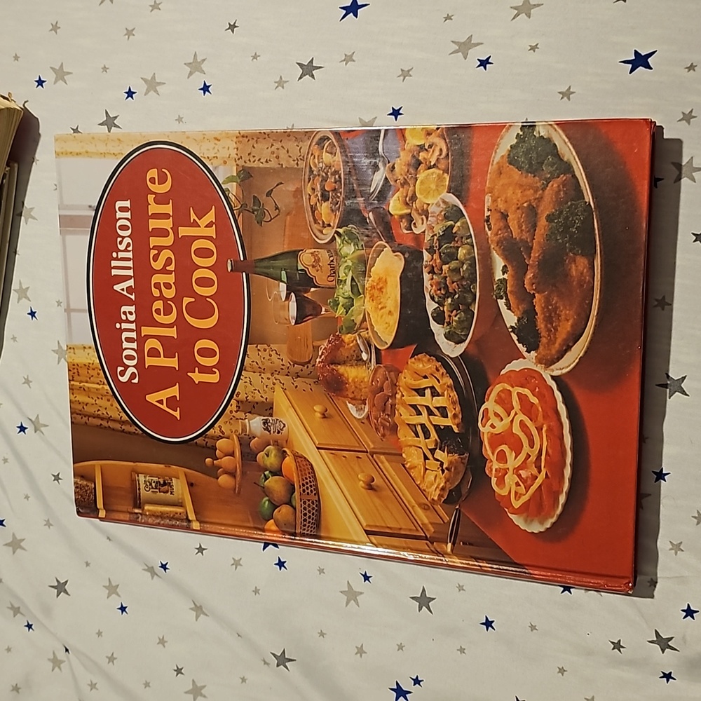 "A pleasure to cook" The complete family guide- Sonia Allison